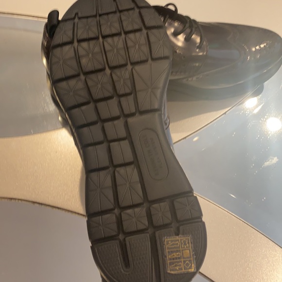 gorgeous brand new Kenneth Cole??.   Brand new main image 5